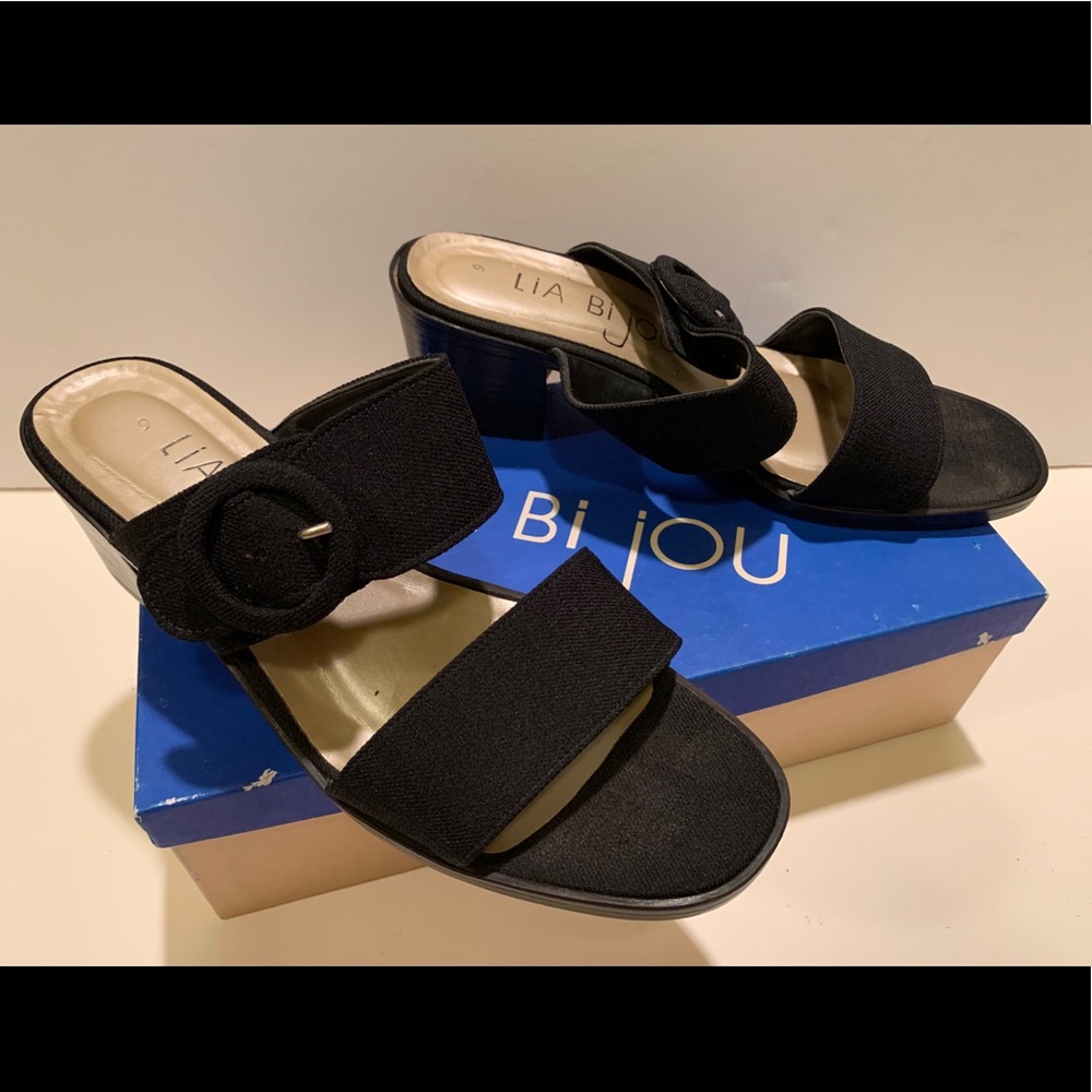 WOMEN’S LIA BI JOU SLIDE HEELS.